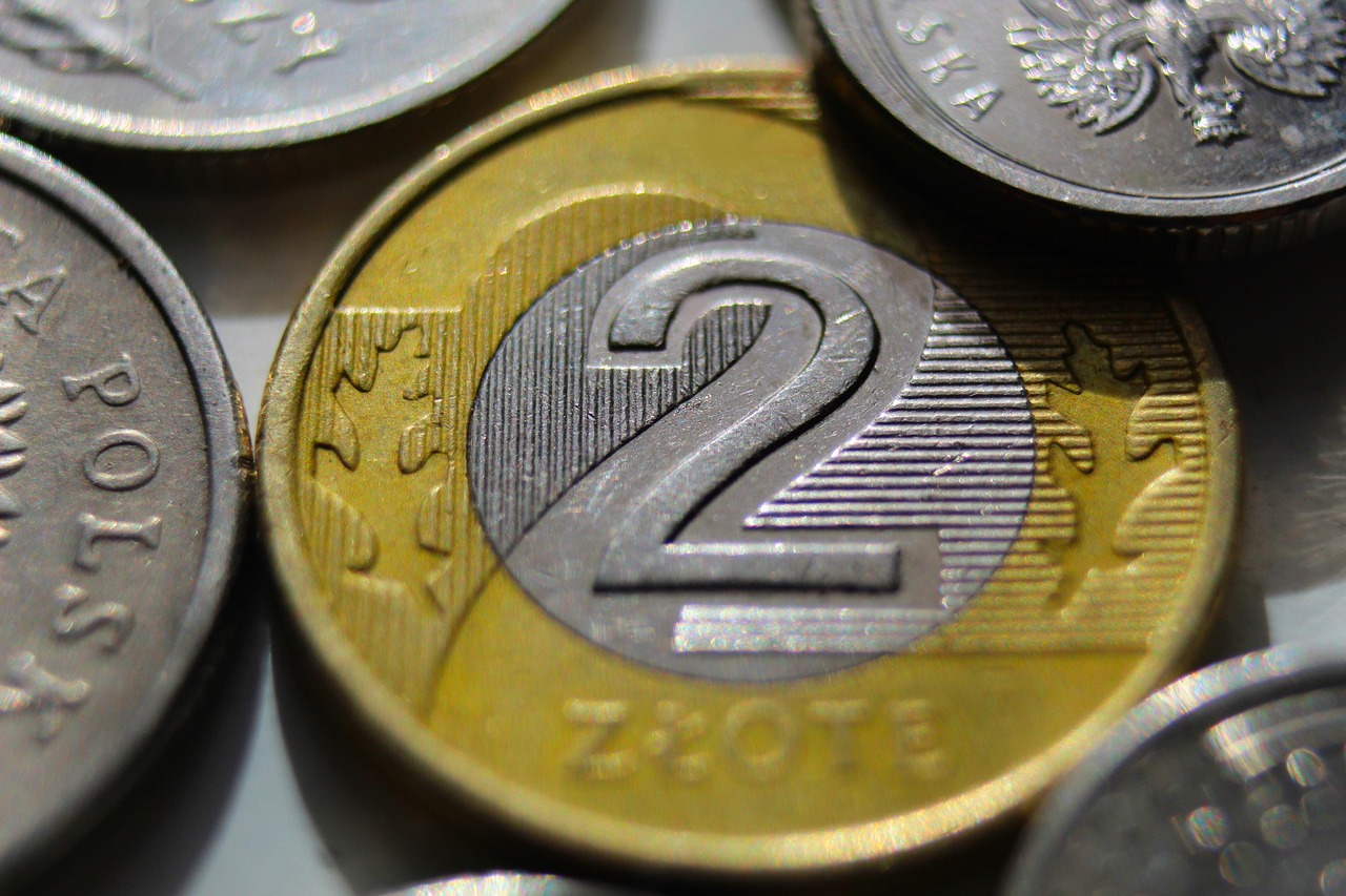 Gold Hits $4,500 as Central Banks Pivot from Dollar to Bullion