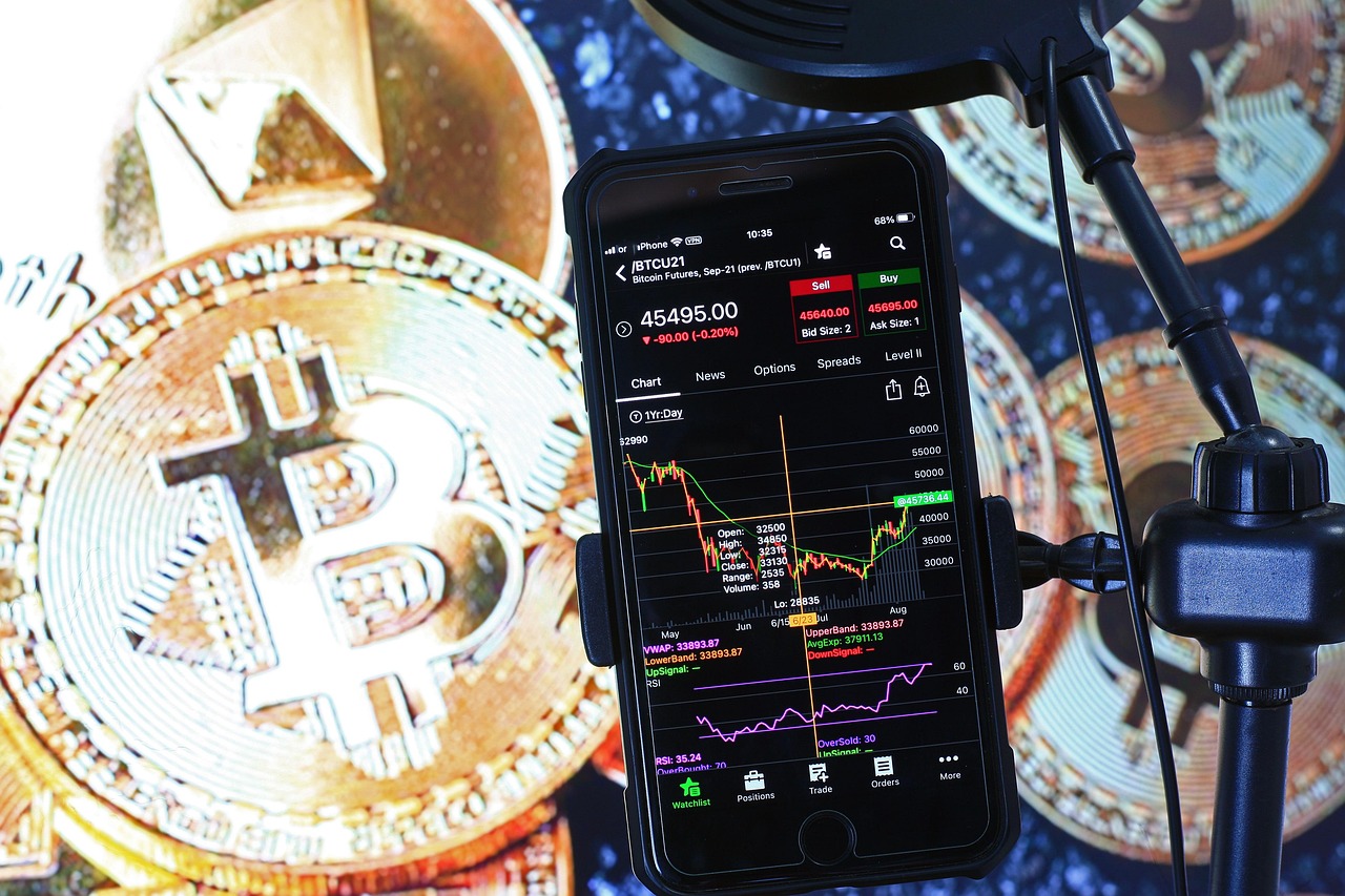 Strategy’s $100 Peg Breaks: Is the Bitcoin Demand Engine Stalling?