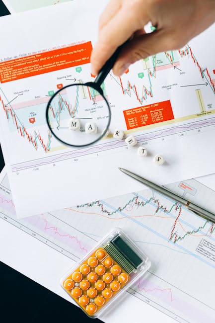 Dollar Weakens as Fed Cut Expectations Rise