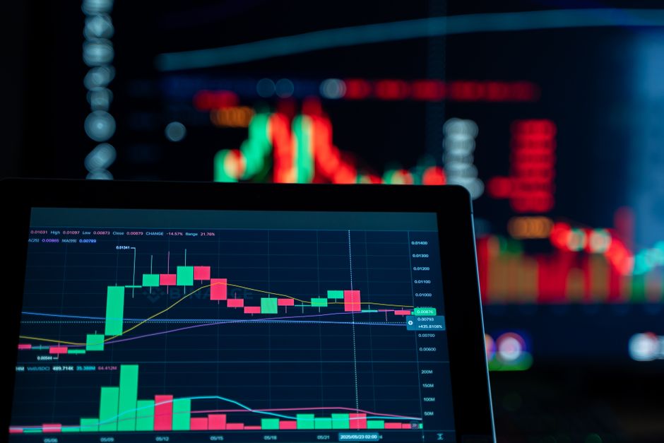 Standard Chartered Predicts 5X Surge for SKY as Institutional DeFi Matures