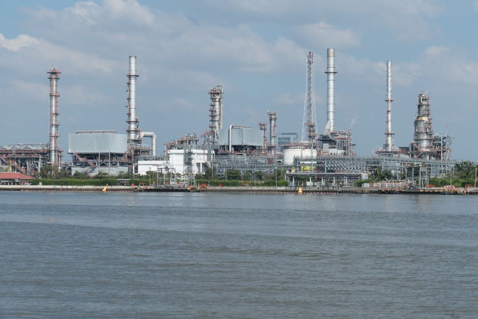 Oil Spikes and 5% Yields Spark Global Market Volatility